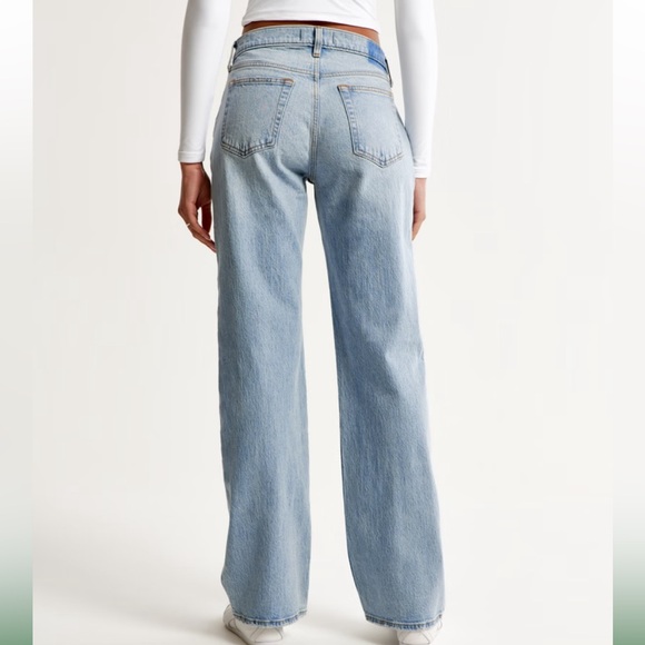 NWT Abercrombie Low Rise Baggy Jeans 33 (16) Short - Picture 2 of 3